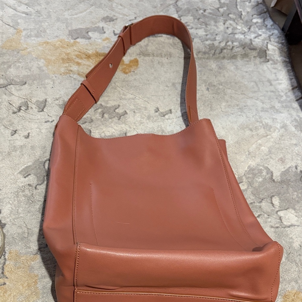 Everlane The Italian Leather Studio Bag in Cognac Timeless Classic Minimalist - Picture 8 of 11
